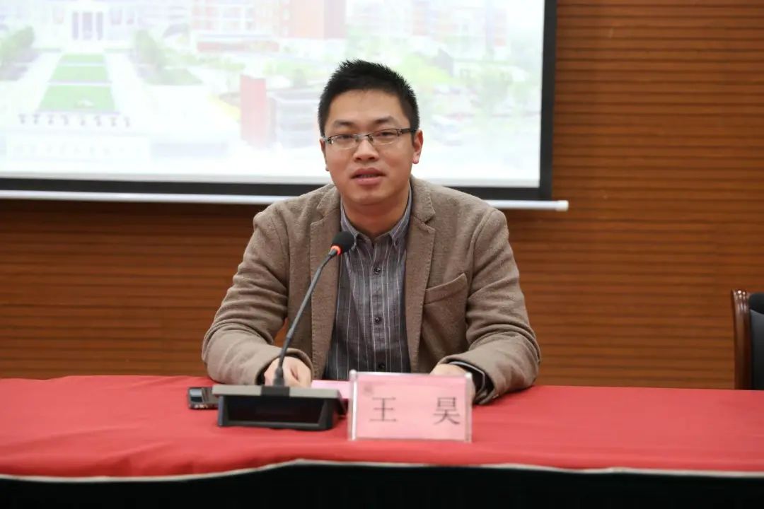 省梁丰高级中学第29届学生代表大会于校报告厅正式召开,副校长王昊