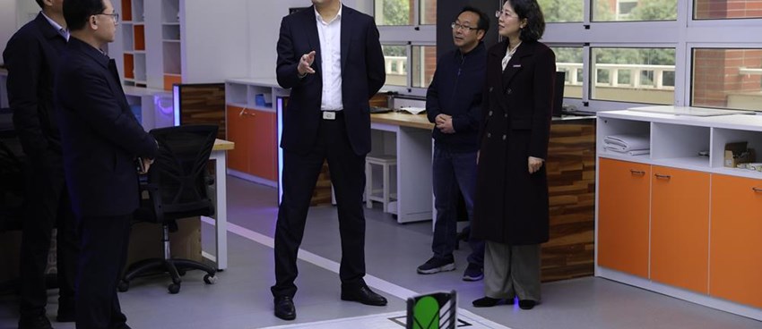 市委常委、副市长李炳龙专题调研梁丰高级中学教育工作