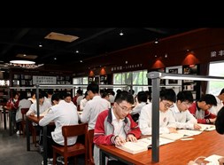 第31个世界读书日|书香润校园 少年逐光行