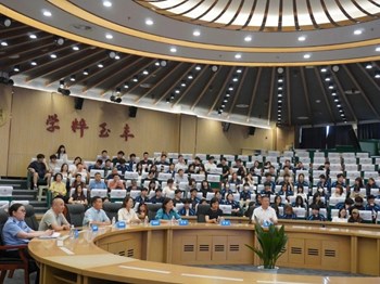 “侨联四海·留联万家” 出国留学行前辅导活动走进梁丰高级中学